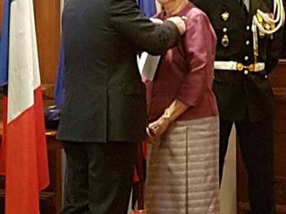 พิธีมอบครื่องราชอิสริยาภรณ์ตระกูล la legion d
